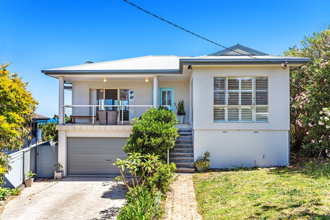Boat Harbour Beach House 71 Kingsley Drive - Sunshine Coast Guide 3
