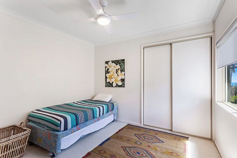 Boat Harbour Beach House 71 Kingsley Drive - Sunshine Coast Guide 5