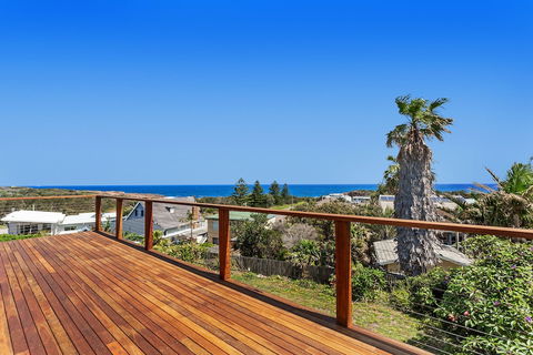 Boat Harbour Beach House 71 Kingsley Drive - Sunshine Coast Guide 1