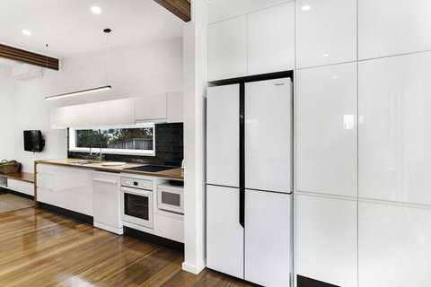 The Beach House 13 Market Street - Sunshine Coast Guide 6