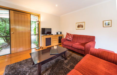 Parnella Kettering - Sunshine Coast Guide 2