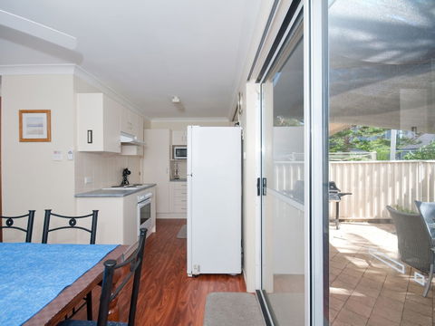Robinson Street Sandcastles Townhouse 21 23 - Sunshine Coast Guide 7