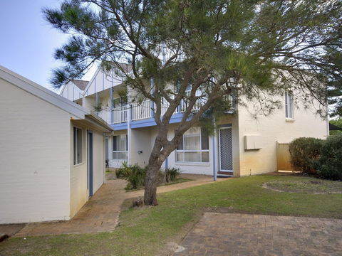 Robinson Street Sandcastles Townhouse 21 23 - Sunshine Coast Guide 1