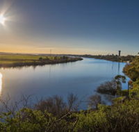 Doreen's - Sunshine Coast Guide