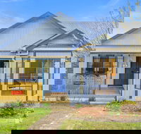 Omaroo Cottage Bruny Island - Sunshine Coast Guide