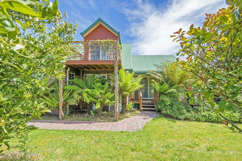 Aloft Boutique Accommodation - Sunshine Coast Guide 5