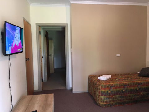 Second Valley Motel - Sunshine Coast Guide 3