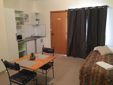 Second Valley Motel - Sunshine Coast Guide 2