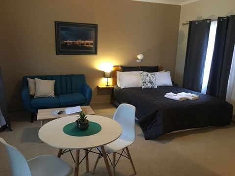 Second Valley Motel - Sunshine Coast Guide 0