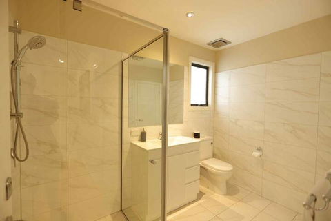 Apollo Bay Seal Apartments - Sunshine Coast Guide 7