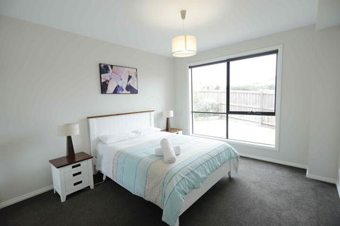 Apollo Bay Seal Apartments - Sunshine Coast Guide 6