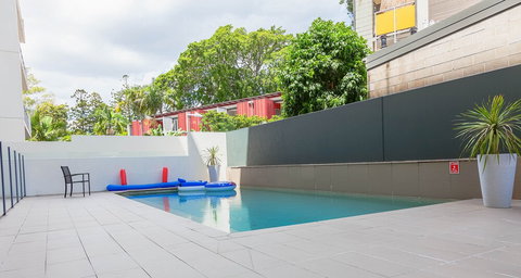 Theodore Apartments - Sunshine Coast Guide 6