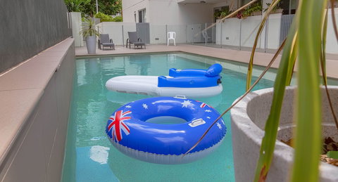 Theodore Apartments - Sunshine Coast Guide 3