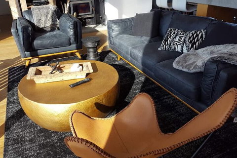 The Longhouse Suite 1 - Sunshine Coast Guide 2