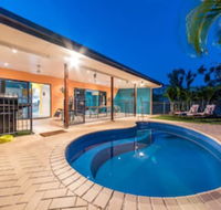Seaside Hideaway - Hideaway Bay - Sunshine Coast Guide