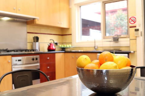 Brunswick Renaissance - Rejuvenate Stays - Sunshine Coast Guide 3