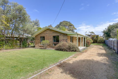 Deppelers - Sunshine Coast Guide 1