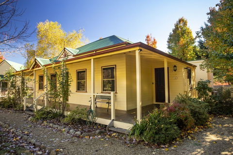 Autumn Beauty 4 - Sunshine Coast Guide 2