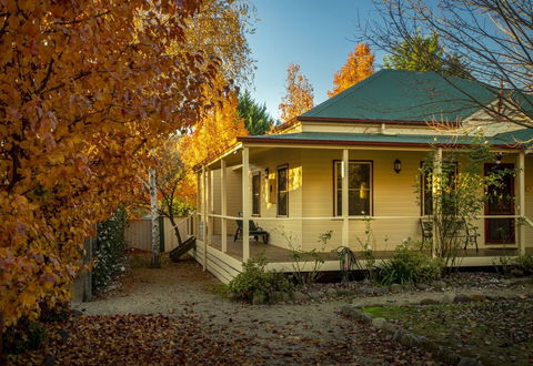Autumn Beauty 4 - Sunshine Coast Guide 1