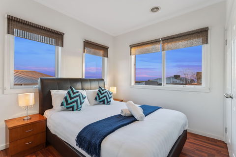 City Condo - Melbourne - Sunshine Coast Guide 4