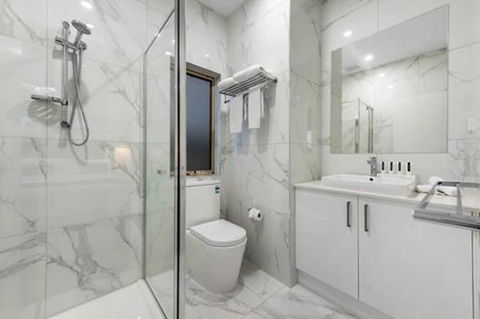 Melbourne Airport Motel - Sunshine Coast Guide 0