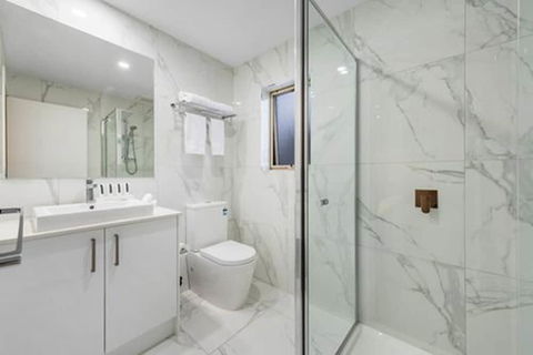 Melbourne Airport Motel - Sunshine Coast Guide 4