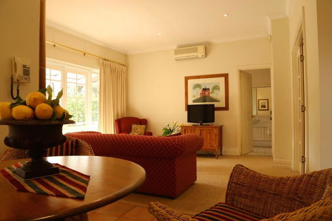 Two Sisters Chalets - Sunshine Coast Guide 6