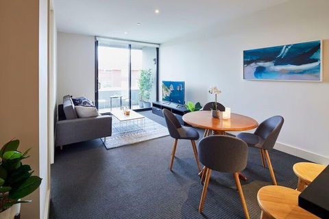 Apt Walking Distance To MCG & Epworth Hospital - Sunshine Coast Guide 2
