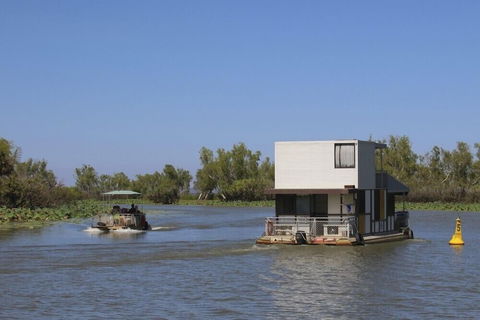 Corroboree Houseboats - Sunshine Coast Guide 3