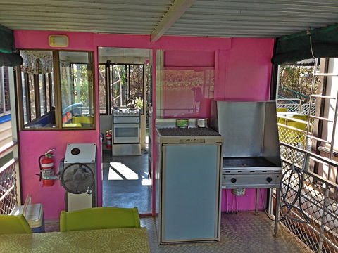 Corroboree Houseboats - Sunshine Coast Guide 1