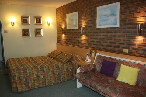 Arden Motel - Sunshine Coast Guide 2
