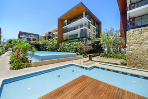 Deluxe Retreat In The Centre Of Convenience - Sunshine Coast Guide 0