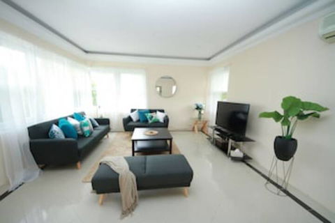 Baulkham Hills Beauty - Sunshine Coast Guide 0