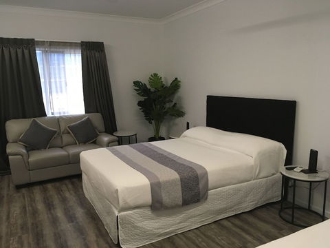Escape On Lake - Sunshine Coast Guide 5