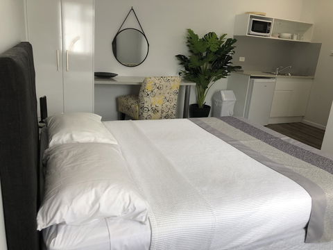 Escape On Lake - Sunshine Coast Guide 4