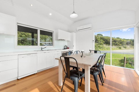 Rivernook Cottage - Sunshine Coast Guide 1