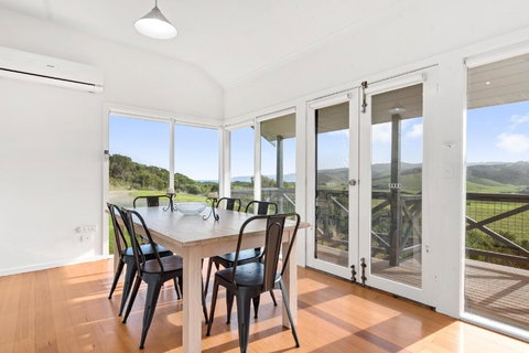 Rivernook Cottage - Sunshine Coast Guide 3