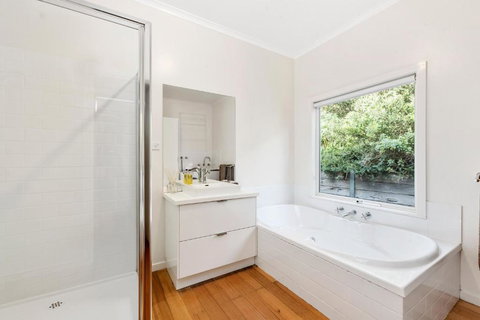 Rivernook Cottage - Sunshine Coast Guide 6