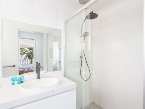 AQUA PALM - Sunshine Coast Guide 1