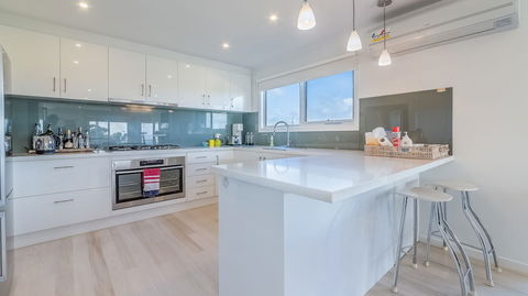 7 Graydens With Views In Ventnor - Sunshine Coast Guide 2