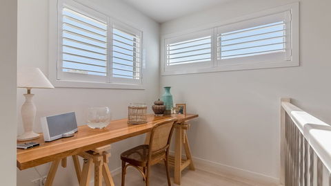 7 Graydens With Views In Ventnor - Sunshine Coast Guide 0