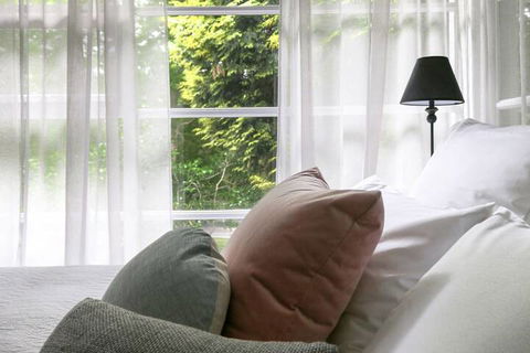 Morton Brae Luxury Cottage Sassafras - Sunshine Coast Guide 2