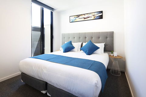 Artel Apartment Hotel Melbourne - Sunshine Coast Guide 3