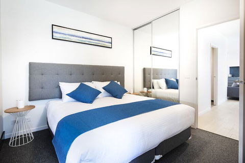 Artel Apartment Hotel Melbourne - Sunshine Coast Guide 4
