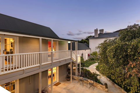 Prospect House Private Hotel - Sunshine Coast Guide 0