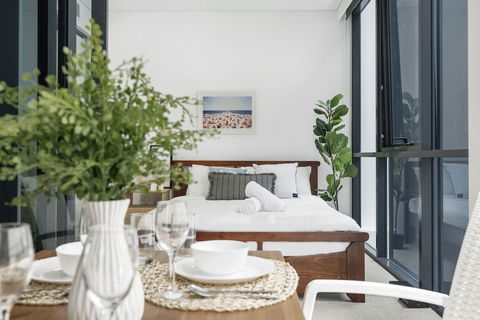 Airhome Southbank Riverside Tower - Sunshine Coast Guide 3