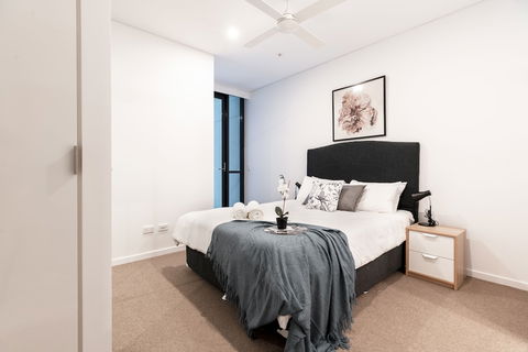 Airhome Southbank Riverside Tower - Sunshine Coast Guide 4