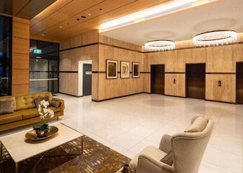 Airhome Southbank Riverside Tower - Sunshine Coast Guide 1