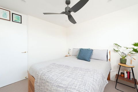 Surf Side Oasis With Balcony Near Beach - Sunshine Coast Guide 2