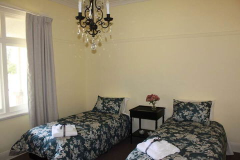 River Front Estate - Sunshine Coast Guide 5